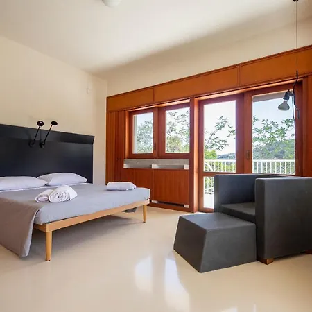 Casa Mitra