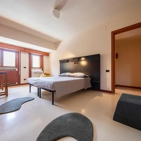Casa Mitra